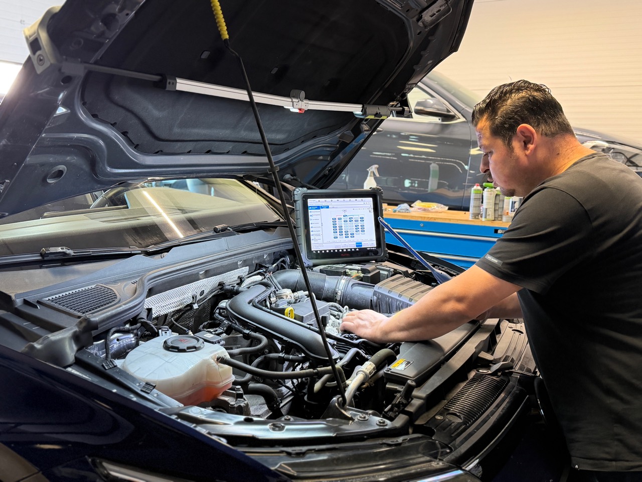 Diagnosewerkzaamheden in de werkplaats van Autobedrijf Selekt